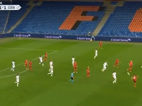 "Nhảy số" tích tắc, sao Arsenal thực hiện đường chuyền đạt "IQ thượng thừa"