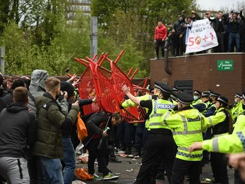 Ngày đáng quên nhất của Man Utd dưới triều đại nhà Glazers!