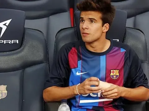 Nhìn sự uể oải của viên ngọc thô, NHM Barca đã trách nhầm Koeman