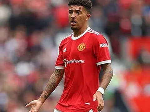 Nhìn vào hai lần ra mắt Man Utd của Ronaldo, Jadon Sancho có thể học được một điều