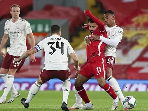 NHM Arsenal phấn khích: "Salah có vẻ vừa vặn với cái túi của ngôi sao đó"