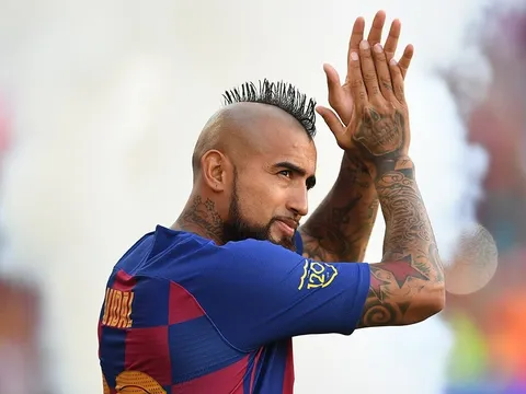 NHM Barcelona: "Tống khứ hắn đi ngay, nhưng làm ơn hãy giữ lại Vidal"