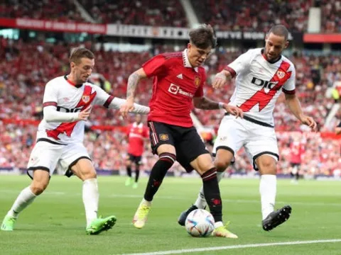 NHM Man Utd chọn ra cầu thủ xuất sắc nhất trận Rayo Vallecano