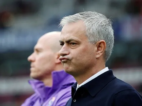 NHM Spurs nổi giận với quyết định của Mourinho