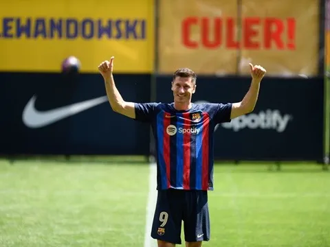 Lewandowski tạo sức hút khủng, 50.000 NHM Barca đến Nou Camp