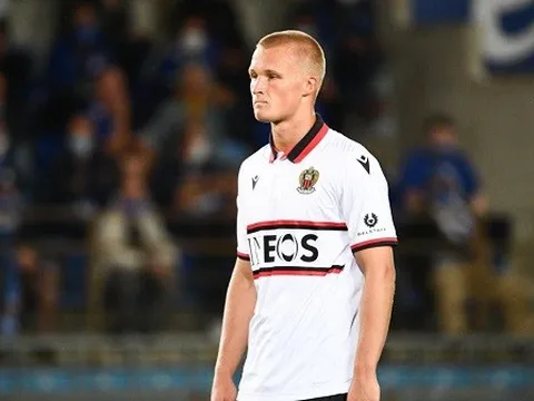 'Nhọ' như Kasper Dolberg: Bị trộm ở nhà, ngoài đường đến phòng thay đồ