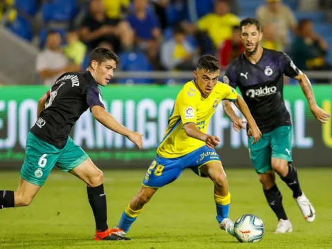 Như một cơn bão, "Xavi mới" của Barca đang khiến cả La Liga phát cuồng!