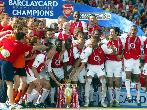 Những "kẻ bị lãng quên" trong chiến tích của Arsenal 2003/04