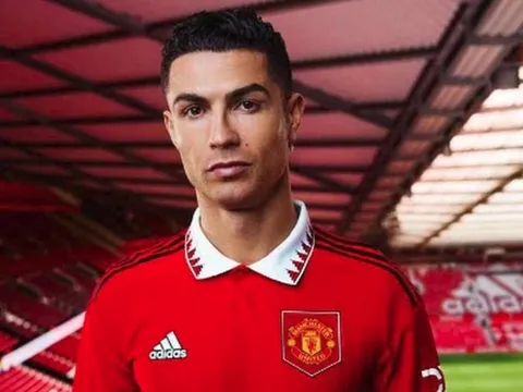 Những mẫu áo đấu Premier League 2022/23 bị chê xấu