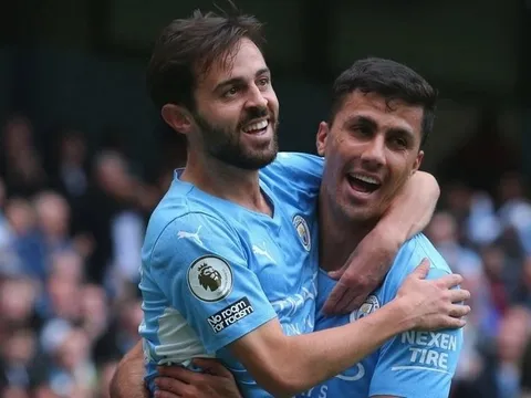 Những tiền vệ chuyền bóng chính xác nhất Premier League 2021/22