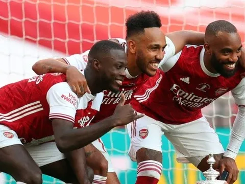 Arsenal giảm 2/3 giá, bán gấp bản hợp đồng kỷ lục