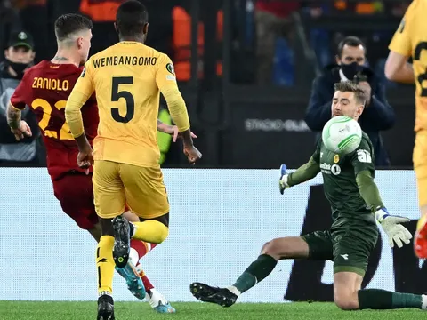 Mourinho: "Thật không thể chấp nhận được"