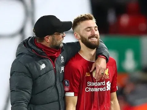 Vì sao Jurgen Klopp chọn "đá tảng" 23 tuổi đá chính?