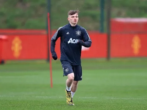 XONG! Man Utd chia tay "thần đồng" người Anh