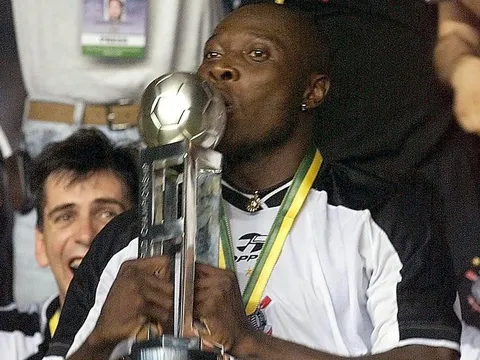 Cựu sao Real Madrid qua đời sau tai nạn xe hơi