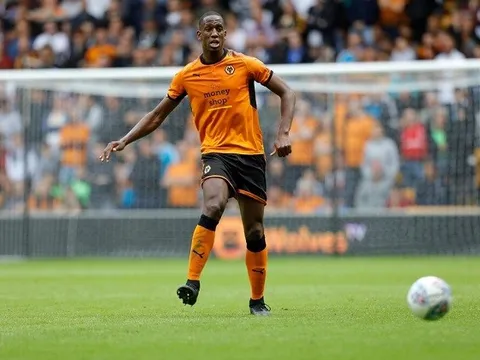 Bắc London nhòm ngó, Wolves tính ''trói chân'' trụ cột hàng thủ