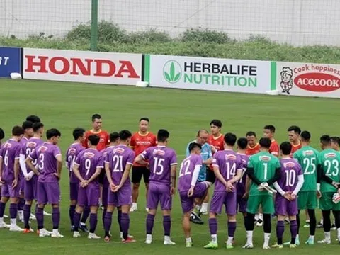 Nỗi lo hàng tiền vệ ĐT Việt Nam và những giải pháp của thầy Park