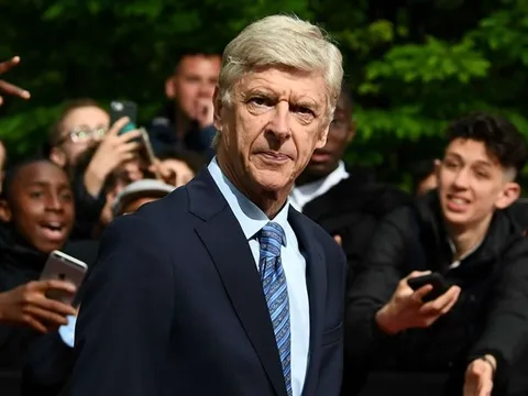 NÓNG! CEO Bayern phá vỡ im lặng về Wenger