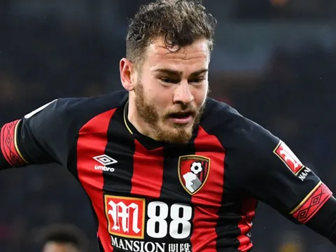 NÓNG! HLV xác nhận, Arsenal và Liverpool rộng cửa đón "Vua chuyền"