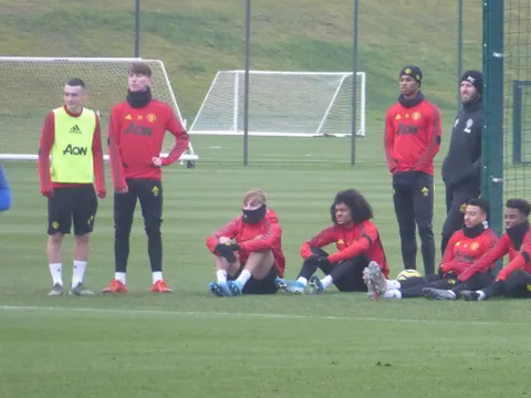 NÓNG! Man Utd sắp ra mắt cầu thủ mới toanh, một "Scholes 2.0"