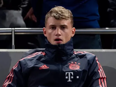 NÓNG! "Ngọc thô" 19 tuổi vô kỷ luật, Bayern liền trừng phạt nghiêm khắc