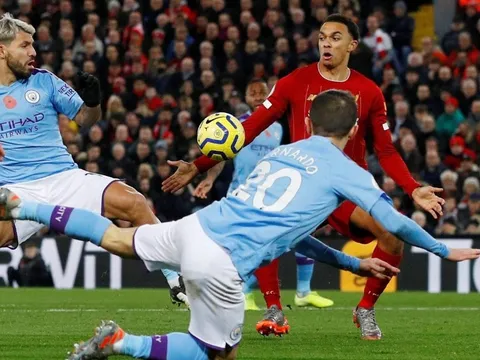 NÓNG! Premier League lý giải gây sốc tình huống bóng chạm tay Alexander-Arnold