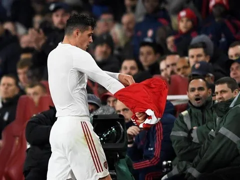 NÓNG! 'Sếp bự' Arsenal ra mặt, phán quyết lập tức vụ Xhaka