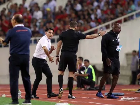 NÓNG! Thua Việt Nam, HLV trưởng Malaysia bỏ họp báo sau trận