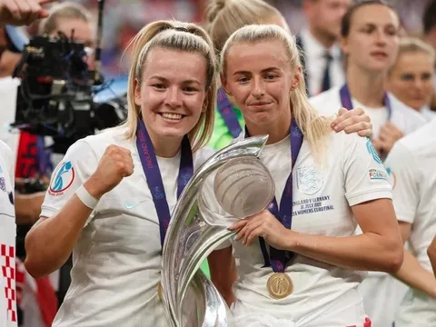 Nữ hoàng Anh chúc mừng tuyển nữ vô địch EURO 2022