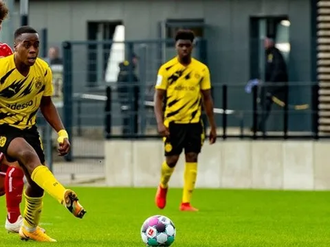 Nước Đức tiếp tục dậy sóng vì sức hủy diệt của "báu vật vô giá" tại Dortmund