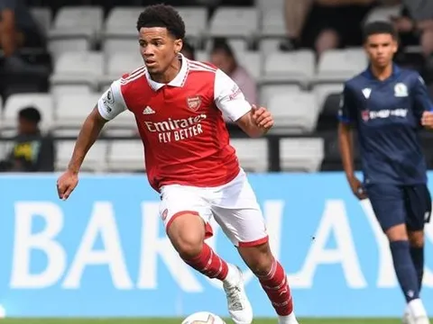 Arsenal đăng ký cầu thủ 15 tuổi đá trận Brentford