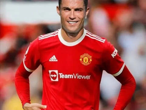Ở Man Utd 2 năm, Ronaldo sẽ thắp sáng báu vật của Solskjaer