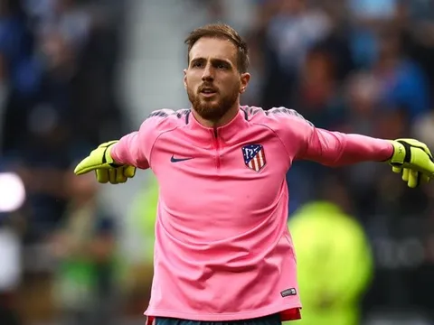 Arsenal được khuyên mua thủ môn 'xuất sắc nhất thế giới' thay Bernd Leno