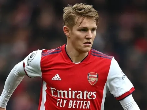 Odegaard phá vỡ im lặng về so sánh với Ozil
