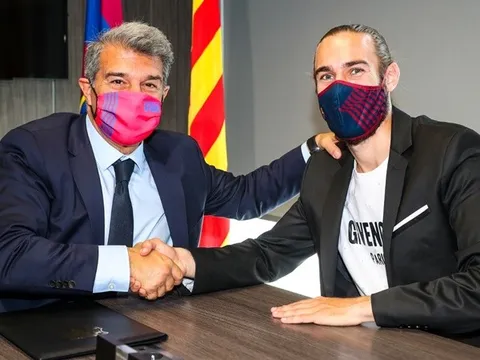 CHÍNH THỨC: Thua Granada, Barca lập tức công bố hợp đồng mới