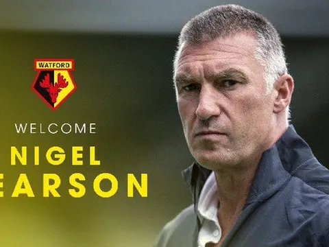 CHÍNH THỨC! CLB Premier League thay tướng lần 2 chỉ sau 15 vòng