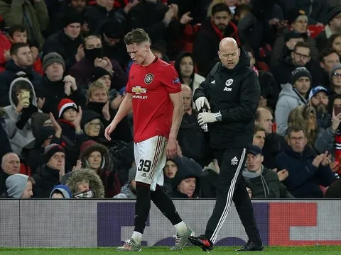 'Rướn' không đúng lúc, sao Man Utd mang 'họa' tới cho Solskjaer