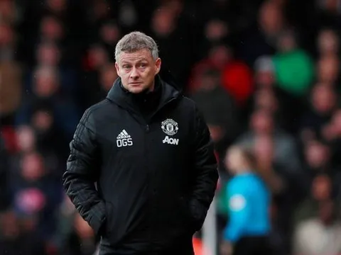 Ole Gunnar Solskjaer và một Man United “5 thiếu”
