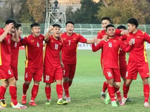 Ông Lee Young-jin làm quyền HLV trưởng U23 Việt Nam