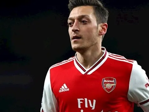 Ông lớn Serie A muốn giải cứu Mesut Ozil