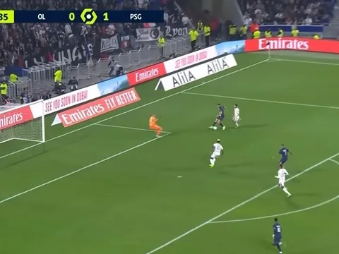Mbappe lộ rõ uy quyền 'ông vua' so với đồng đội