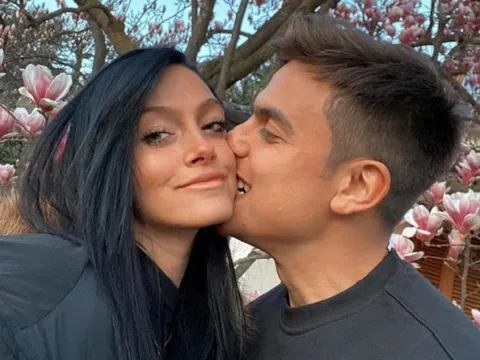 Dybala được đồn đến M.U, bạn gái thừa nhận cuộc sống ở Turin 'nhàm chán'