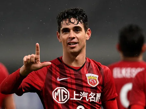 Oscar 'bể kèo' gia nhập đội bóng mới