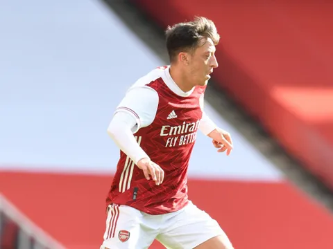 "Arteta trông có yếu đuối nếu đưa Ozil trở lại? Tôi không nghĩ thế"