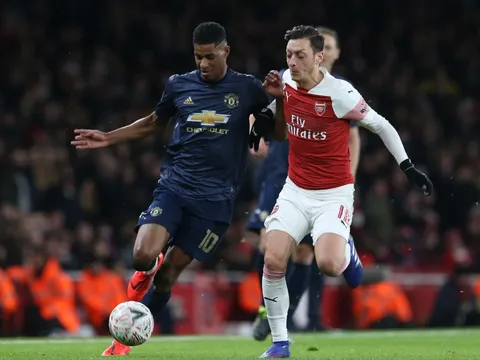 Ozil chọn đội hình 5 người: Không 1 sao Arsenal, bất ngờ chủ công Man United