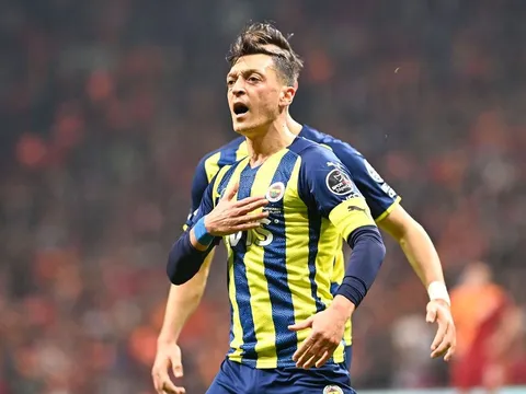 Ozil nhanh chóng có bến đỗ mới