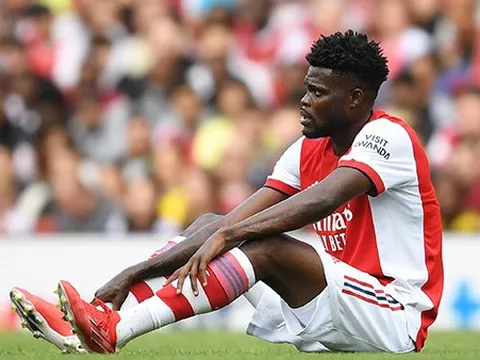 Partey chấn thương, CĐV Arsenal hiến kế cho Arteta 1 cái tên thay thế