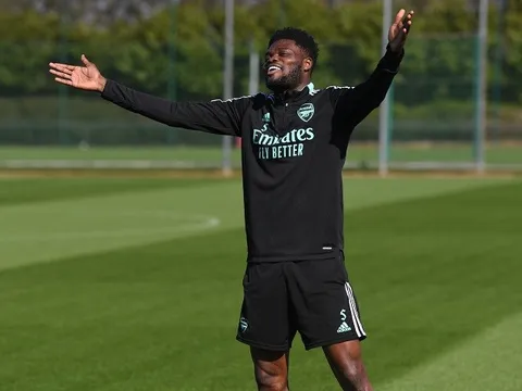 Ghana khiến Arsenal lo sốt vó