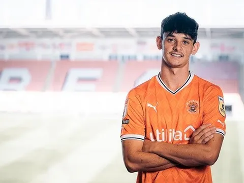 CHÍNH THỨC: Arsenal chia tay cầu thủ thứ 8