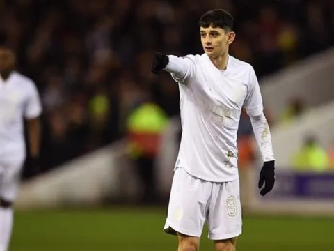 Patino là điểm sáng hiếm hoi của Arsenal trong trận thua Nottingham Forest